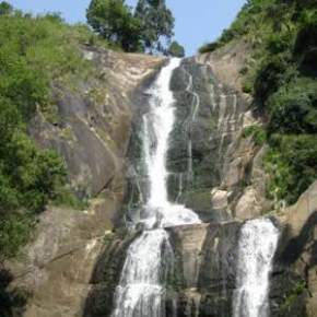 Kalhatty Waterfalls, Ooty