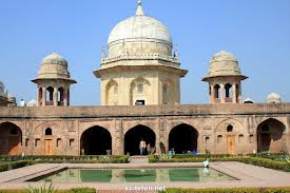 sheikh-chehli-mausoleum-kurukshetra