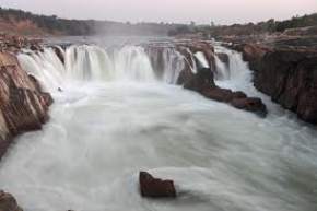 attractions-Dhuandhar-Falls-Jabalpur