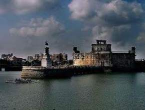 lakhota-fort-and-lake, jamnagar