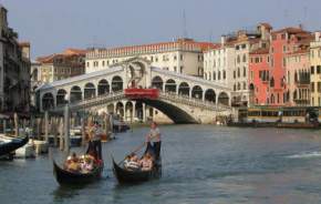 attractions-Grand-Canal-Italy
