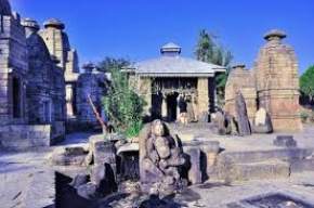 kotbrahmari-temple-kausani