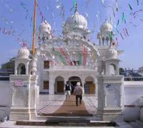 attractions-Gurudwara-Charan-Kamal-Ludhiana