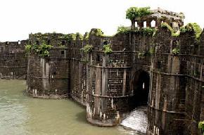 attractions-Khanderi-Fort-Alibag