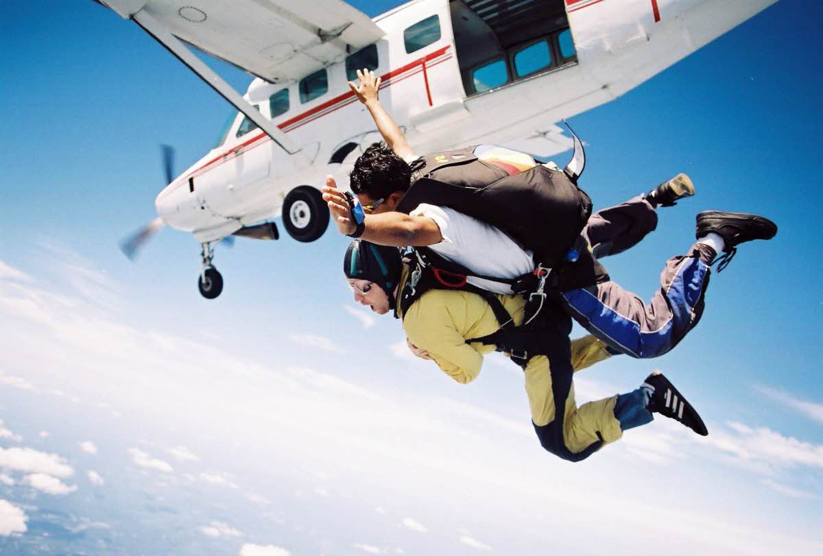 travel-activities-Skydiving