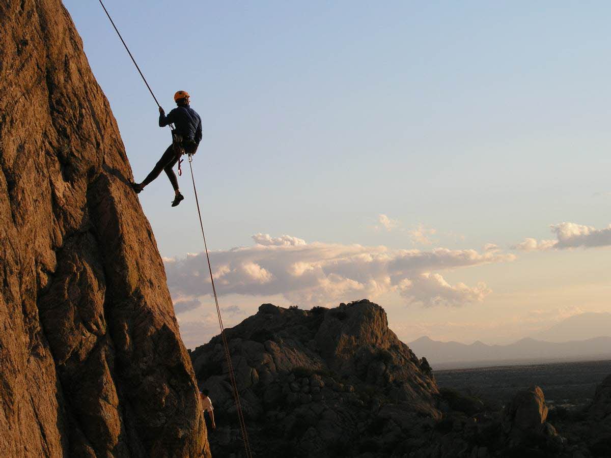 activity-Rappelling-photos