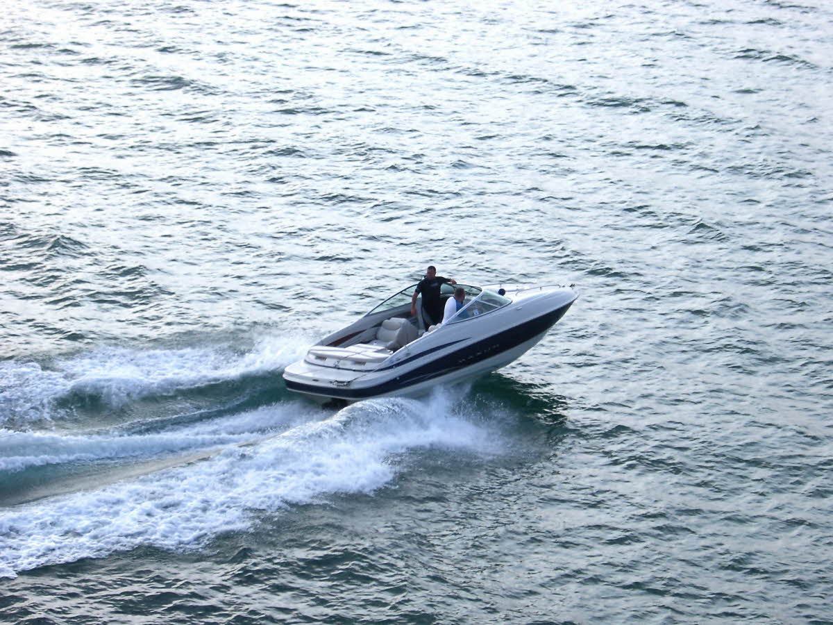 travel-activities-Speedboat-Rides