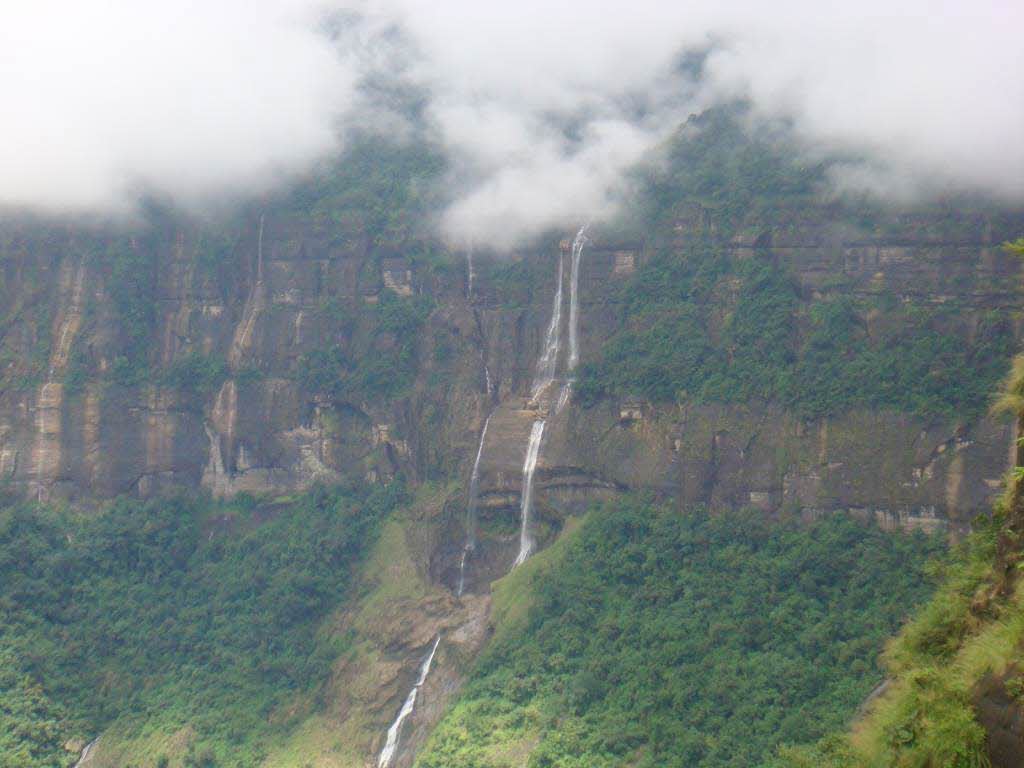 Tourist Places in Meghalaya, Meghalaya Tourist Attractions 