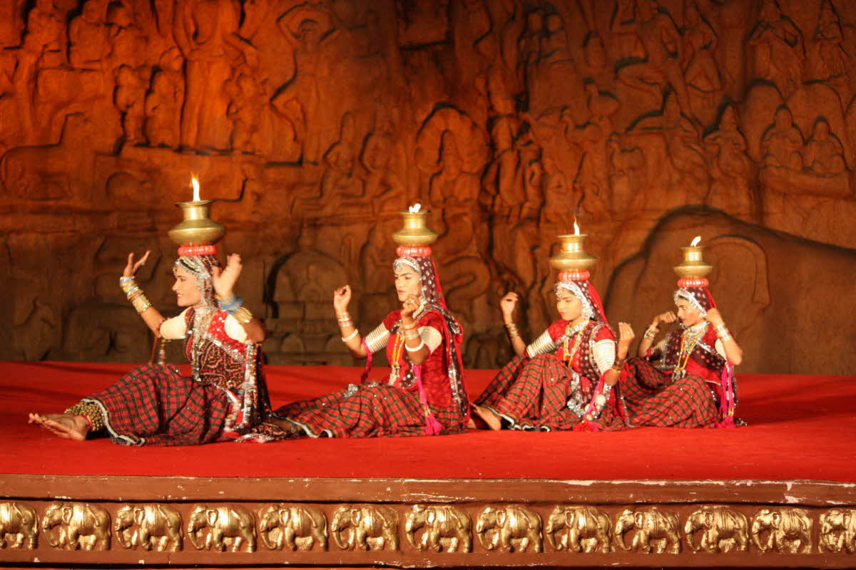 india-festival-2013-09-24-10-25-21mamallapuram-dance-festival.jpg